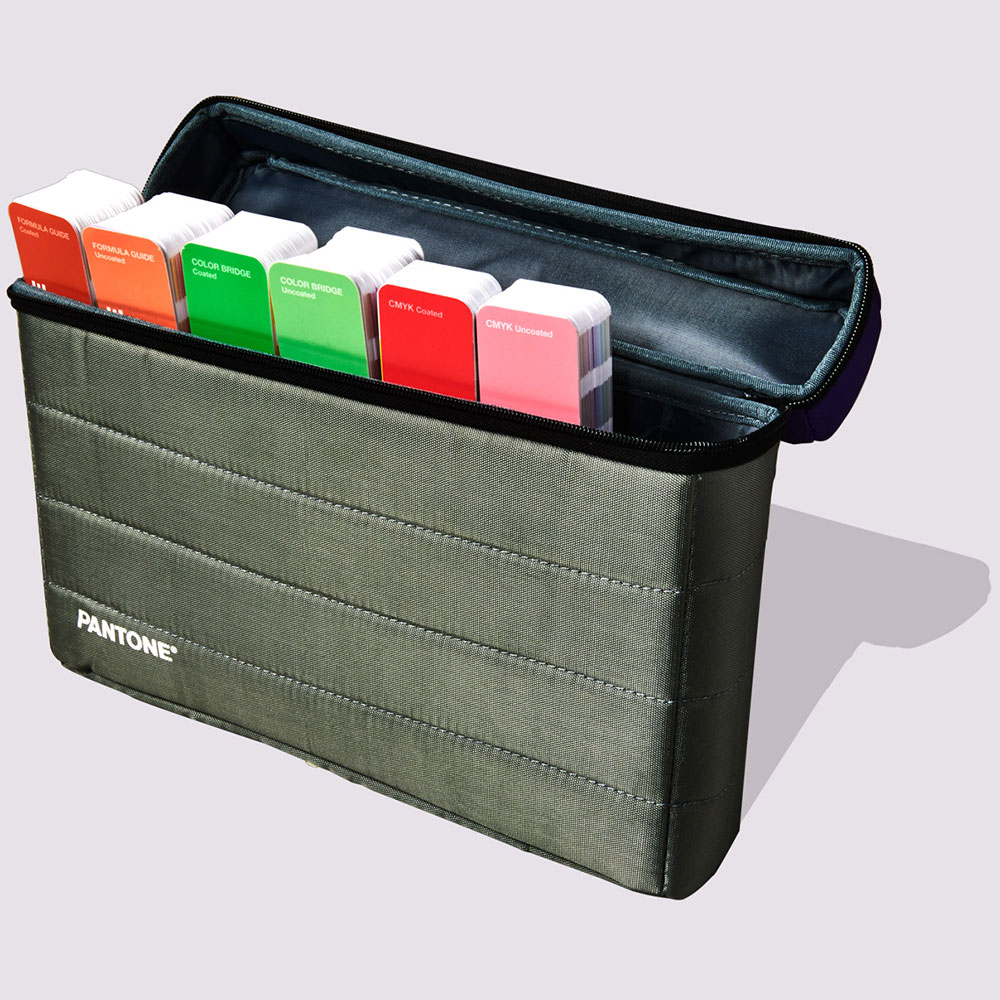 Set Pantone Essentials Guide - Mazzette Di Riferimento Colori Rivestiti E Non Rivestiti - 5.029 Colori Con Valori CMYK, HTML, RGB - Foto 6
