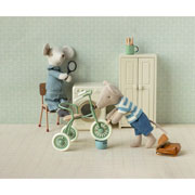 Foto de Juguete Maileg Tricycle Mouse Big Brother Brown 