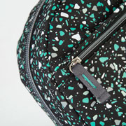 Foto de Mochila juvenil Chenson 1865780-3 1818 negro 