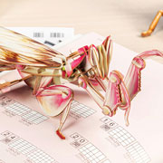 Foto de Rompecabezas 3D Makebug Mantis Orquidea Niv 4 con 92 piezas 